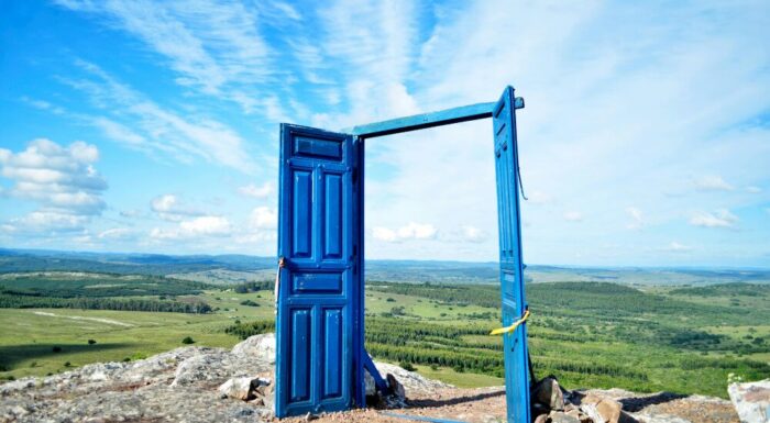 扉を開く参考画像